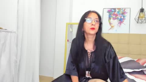 Snapshot of selene_milf_ chatting on January 25, 5:29 am Selene online show from January 25, 5:29 am