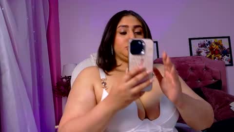 Selenee online show from May 28, 11:29 am