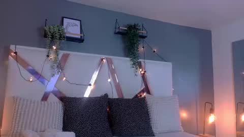 Snapshot of selenegibson__ chatting on February 2, 7:34 pm SELENE GIBSON online show from February 2, 7:34 pm