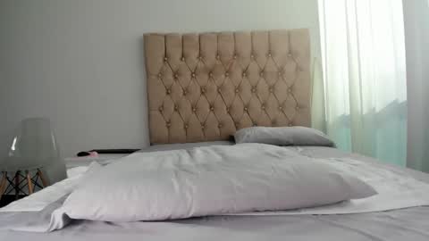 Selene online show from September 15, 1:11 pm