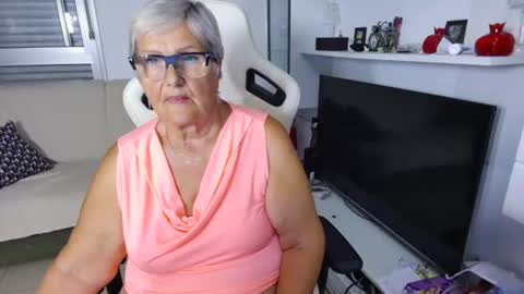 Snapshot of selenna57 chatting on June 23, 5:22 pm Selenna online show from June 23, 5:22 pm