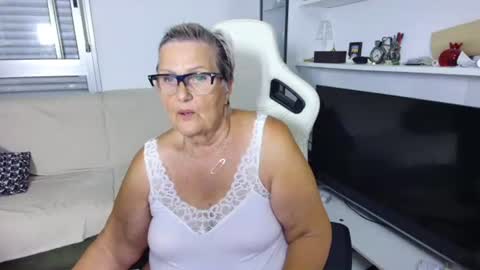 Snapshot of selenna57 chatting on June 24, 5:12 pm Selenna online show from June 24, 5:12 pm