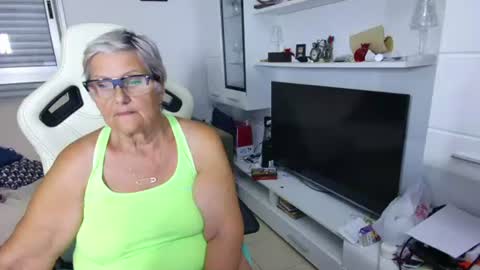 Snapshot of selenna57 chatting on June 29, 5:35 pm Selenna online show from June 29, 5:35 pm