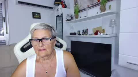 Snapshot of selenna57 chatting on July 3, 5:19 pm Selenna online show from July 3, 5:19 pm