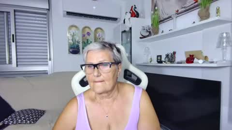 Snapshot of selenna57 chatting on July 12, 4:42 pm Selenna online show from July 12, 4:42 pm