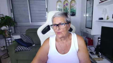 Snapshot of selenna57 chatting on July 21, 6:10 pm Selenna online show from July 21, 6:10 pm
