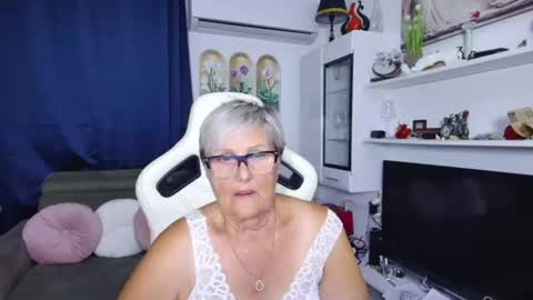 Snapshot of selenna57 chatting on July 29, 5:33 pm Selenna online show from July 29, 5:33 pm