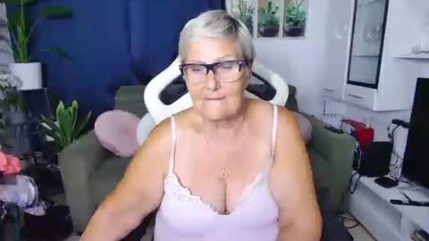 Snapshot of selenna57 chatting on August 2, 6:06 pm Selenna online show from August 2, 6:06 pm