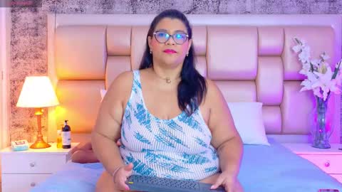 Selenna Cooper online show from February 17, 11:40 am