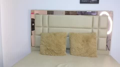 Snapshot of selennahot_ chatting on October 30, 11:33 am Selenna online show from October 30, 11:33 am