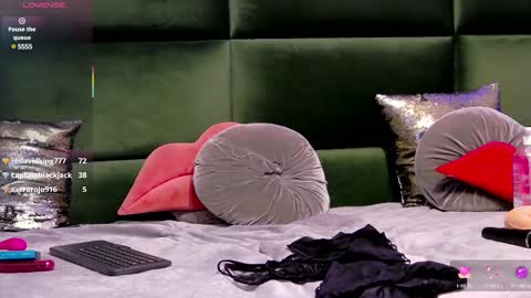 Selen online show from February 11, 4:02 pm