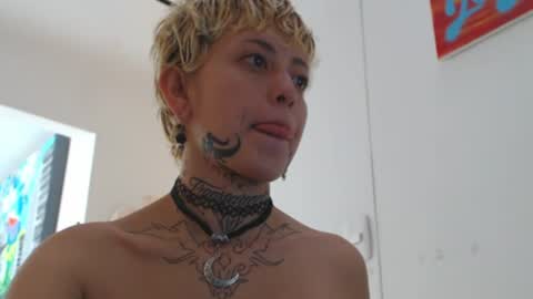 Snapshot of seley222 chatting on June 24, 1:43 pm Ask me online show from June 24, 1:43 pm
