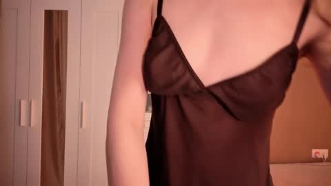 Snapshot of selina__moon chatting on May 23, 2:28 am Selina online show from May 23, 2:28 am