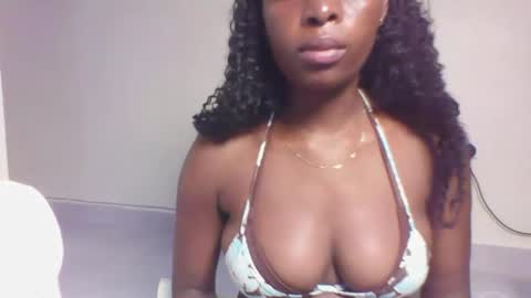 Snapshot of sellinprencess2 chatting on April 21, 2:51 am verah online show from April 21, 2:51 am