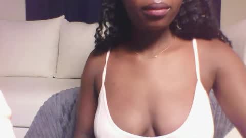 Snapshot of sellinprencess2 chatting on April 28, 2:27 am verah online show from April 28, 2:27 am