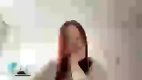 Lily online show from May 3, 9:15 am