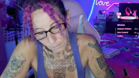 Selvaggia Del Caribe online show from March 24, 6:35 pm