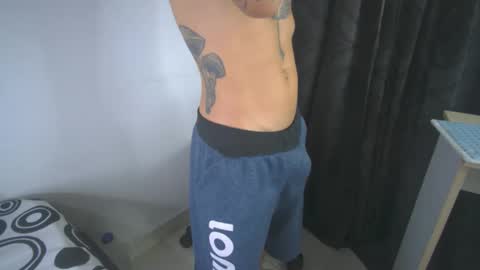 sem_alas online show from February 16, 5:48 am