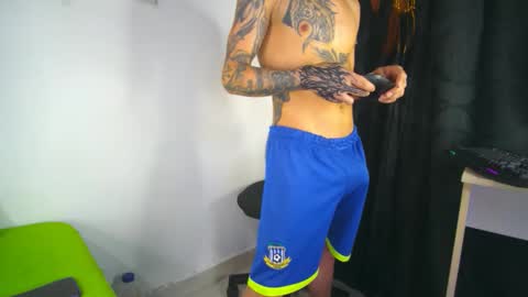 sem_alas online show from December 4, 1:59 am