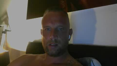 Snapshot of sence08 chatting on September 10, 11:05 pm sence08 online show from September 10, 11:05 pm