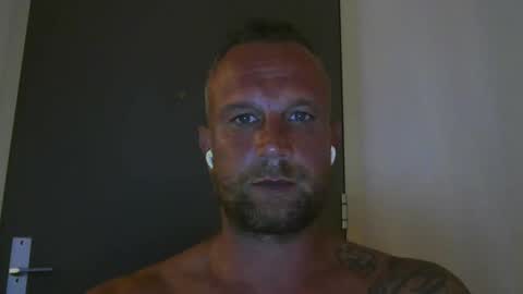 Snapshot of sence08 chatting on September 15, 5:35 pm sence08 online show from September 15, 5:35 pm