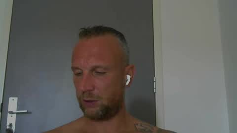 Snapshot of sence08 chatting on September 19, 11:44 am sence08 online show from September 19, 11:44 am