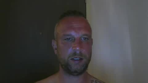 Snapshot of sence08 chatting on October 17, 8:44 pm sence08 online show from October 17, 8:44 pm