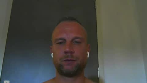 Snapshot of sence08 chatting on October 27, 11:47 am sence08 online show from October 27, 11:47 am