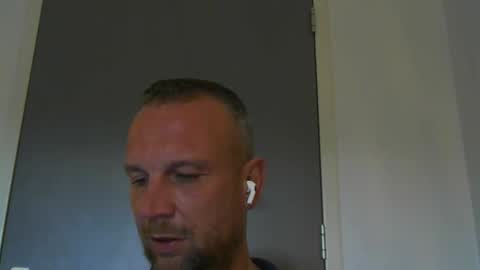 Snapshot of sence08 chatting on November 3, 10:16 am sence08 online show from November 3, 10:16 am