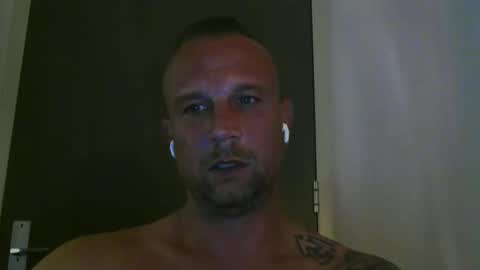 Snapshot of sence08 chatting on November 10, 3:38 am sence08 online show from November 10, 3:38 am