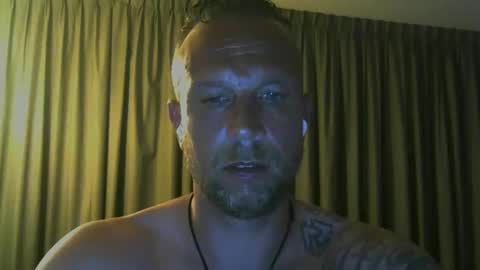 Snapshot of sence08 chatting on May 25, 1:33 am sence08 online show from May 25, 1:33 am