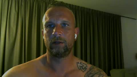 Snapshot of sence08 chatting on June 19, 12:04 am sence08 online show from June 19, 12:04 am
