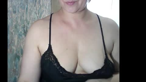Snapshot of send_me chatting on March 6, 8:41 am send me online show from March 6, 8:41 am