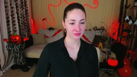 sensitiveheartt online show from October 29, 8:21 pm