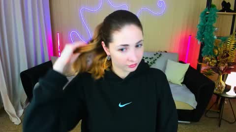 sensitiveheartt online show from November 19, 12:16 pm