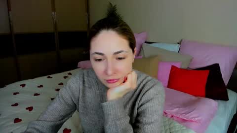 sensitiveheartt online show from February 26, 11:20 am