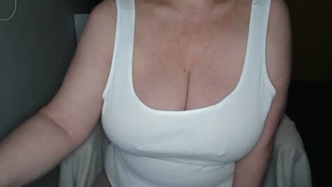 Snapshot of sensual_cris chatting on December 24, 10:01 am CRIS online show from December 24, 10:01 am