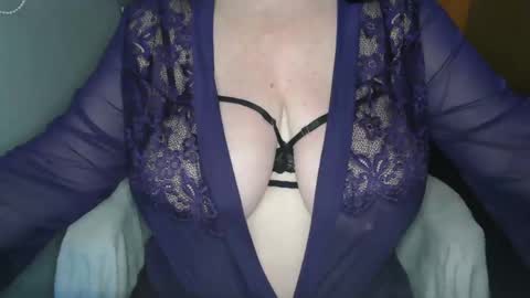 Snapshot of sensual_cris chatting on December 30, 7:37 am CRIS online show from December 30, 7:37 am