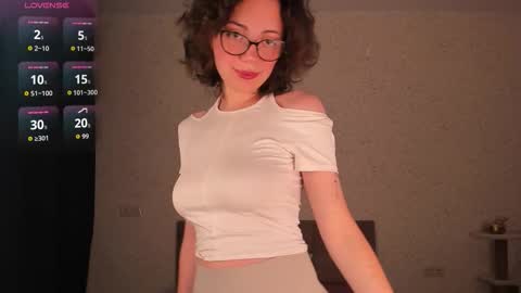 Snapshot of sensual_elza chatting on October 17, 10:51 am Elza online show from October 17, 10:51 am