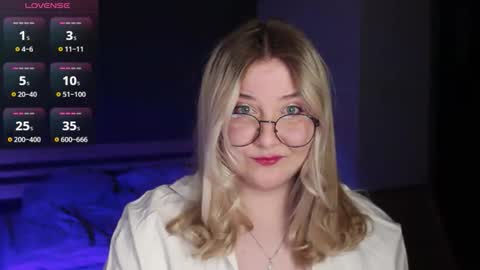 Ilona online show from April 19, 11:51 pm