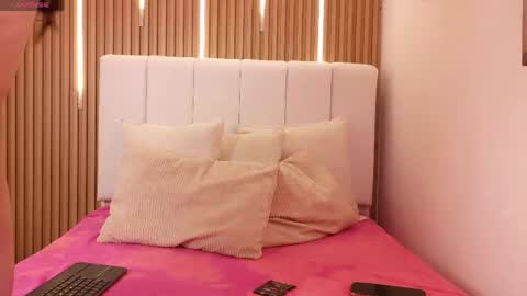 Sensual Kim77 online show from May 7, 1:05 pm