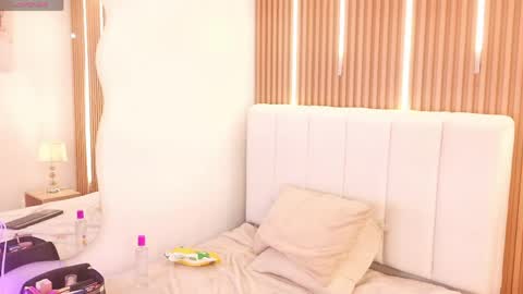 Sensual Kim77 online show from May 30, 1:41 pm