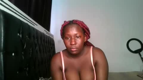 Snapshot of sensual_ria chatting on June 3, 8:17 am sensual_ria online show from June 3, 8:17 am