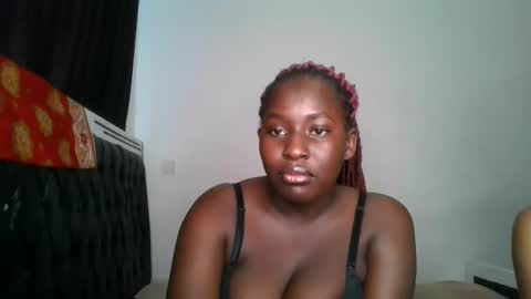 Snapshot of sensual_ria chatting on June 7, 7:12 am sensual_ria online show from June 7, 7:12 am
