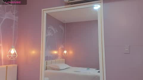 Sophie     online show from September 19, 11:33 am