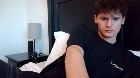 Cam online show from April 28, 11:43 pm