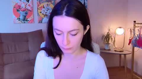 sensuallucy233 online show from November 19, 9:42 am