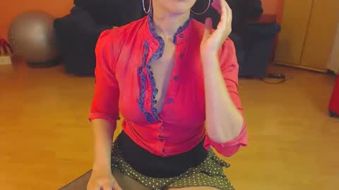 sensualmyra online show from April 26, 6:44 am