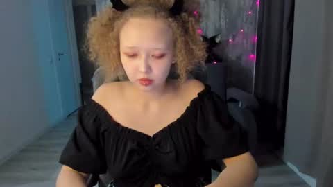 senya_sol online show from July 8, 9:41 pm