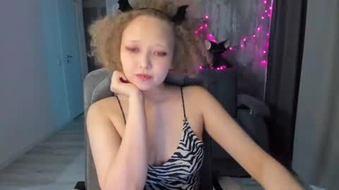 senya_sol online show from July 10, 9:39 pm